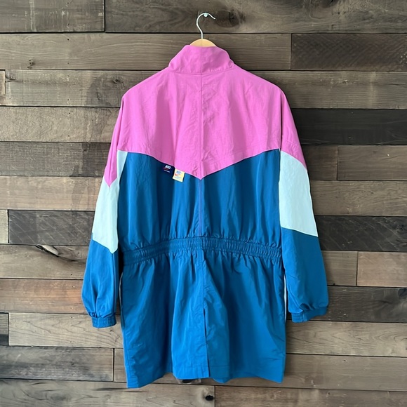 Nike Women's Vintage Icon Clash Colorblocked Track Jacket - Picture 7 of 12